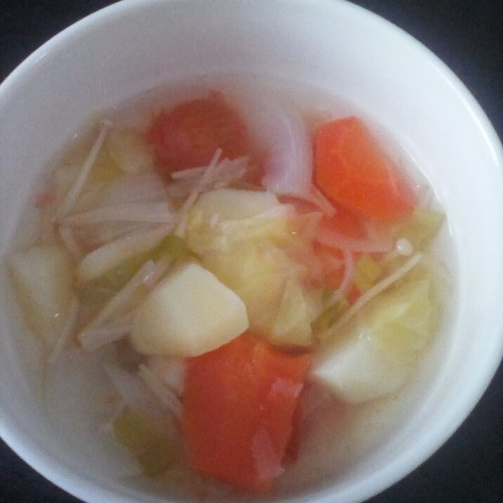 野菜のだしで作るヘルシーなスープ